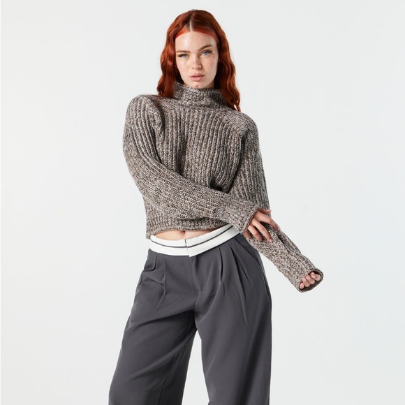 Chunky knit turtle neck sweater - Picture 3 of 5